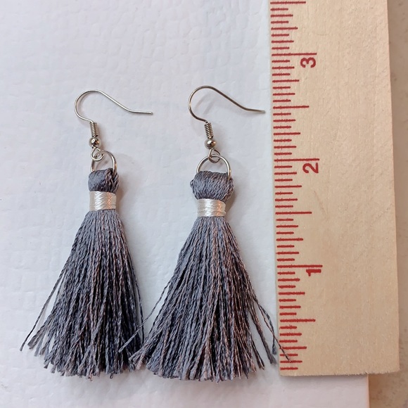 🖤Pick Any 3 for $12🖤 Tassel Earrings - Picture 2 of 4
